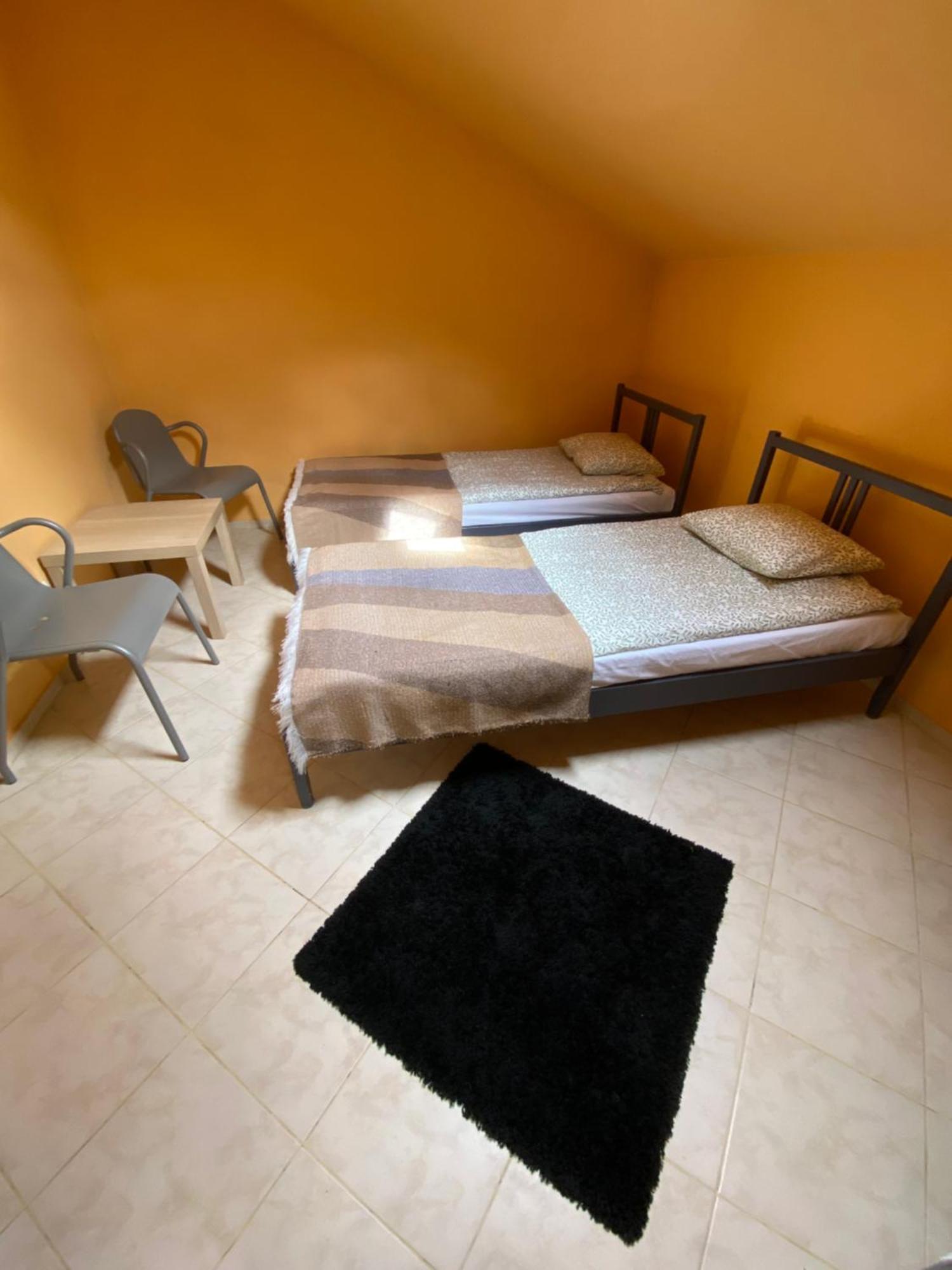 Art Space Hostal *