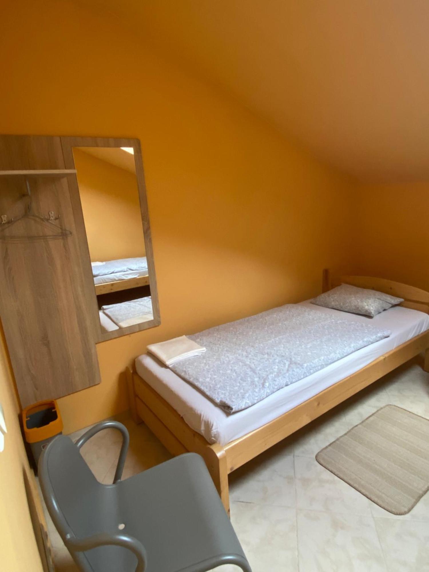 Art Space Hostal